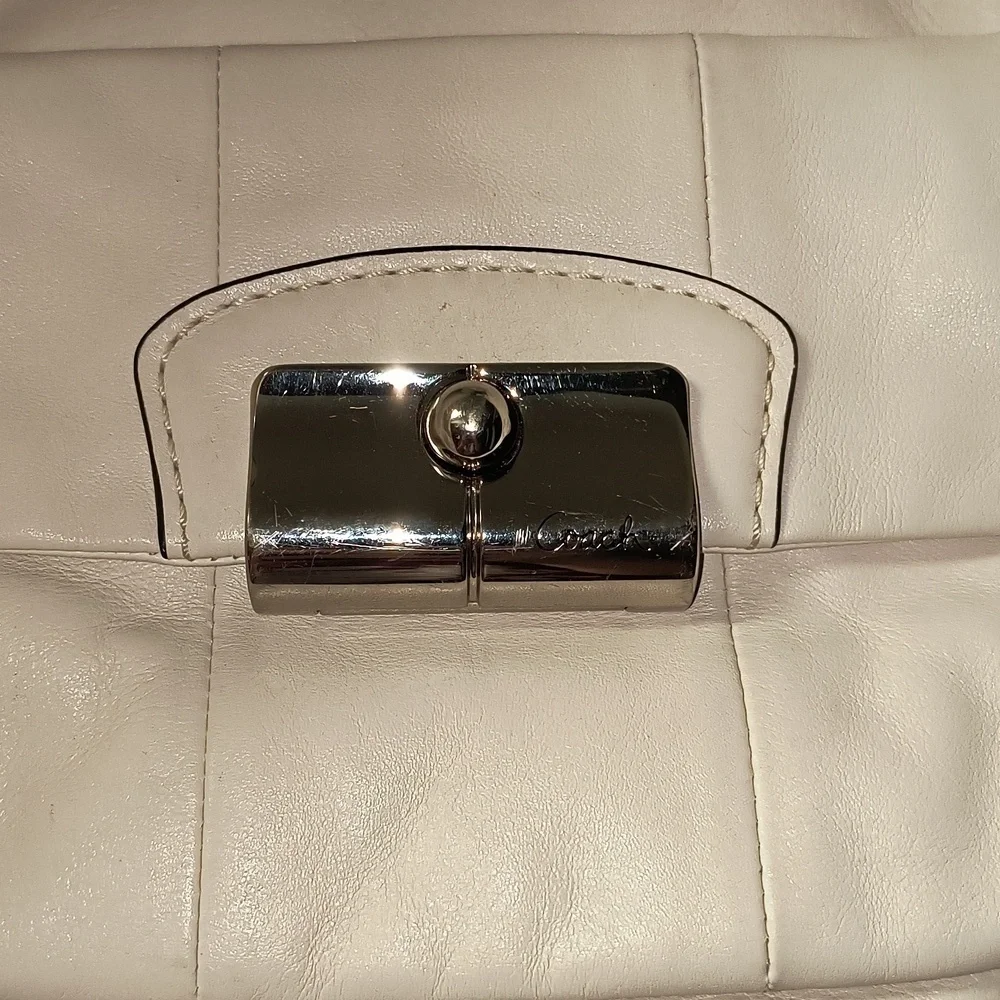Coach chic white